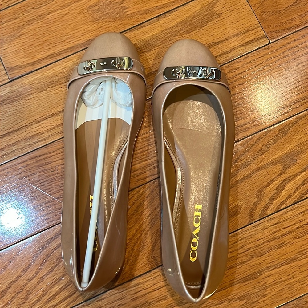 NWOB Women’s Coach flat size 7.5